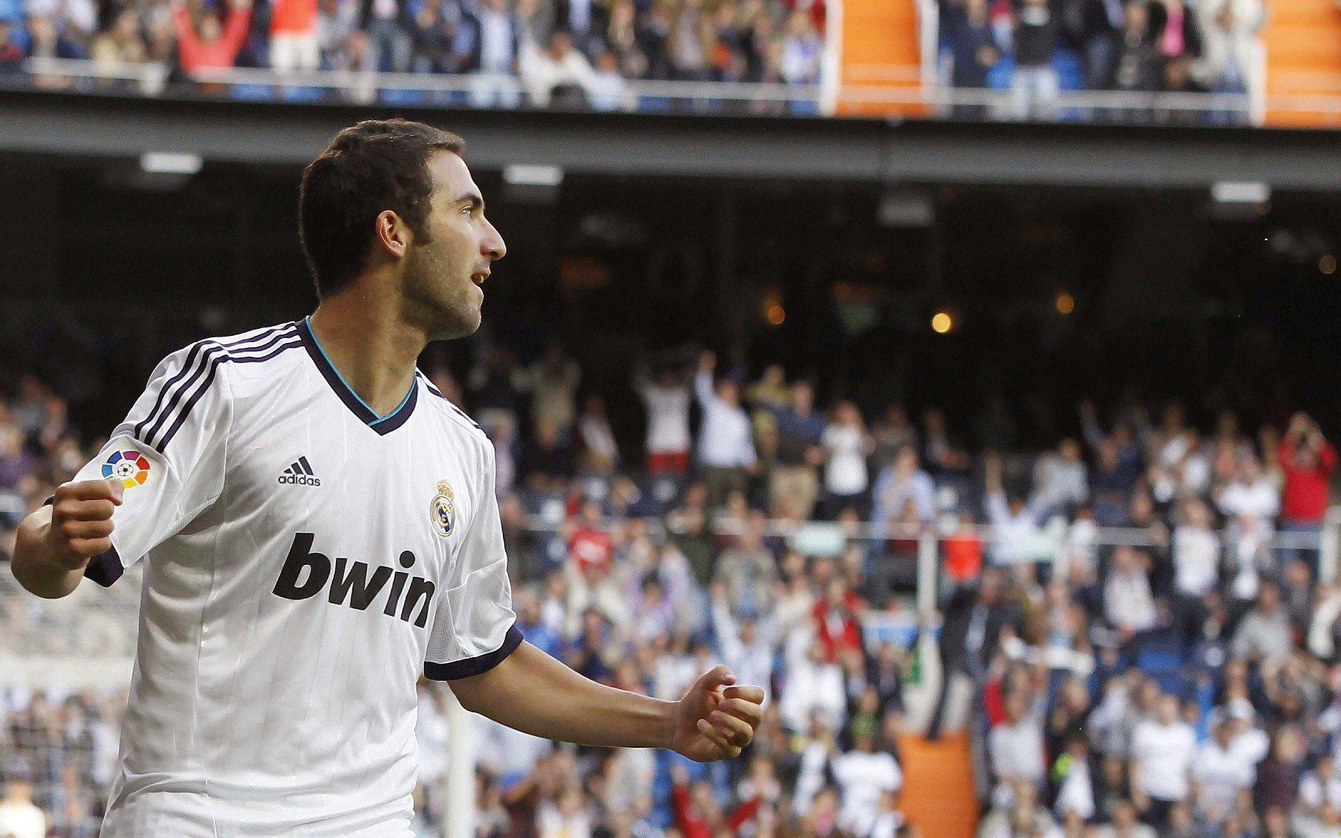 NBA总决赛激战正酣 勇士队逆转取胜夺赛点