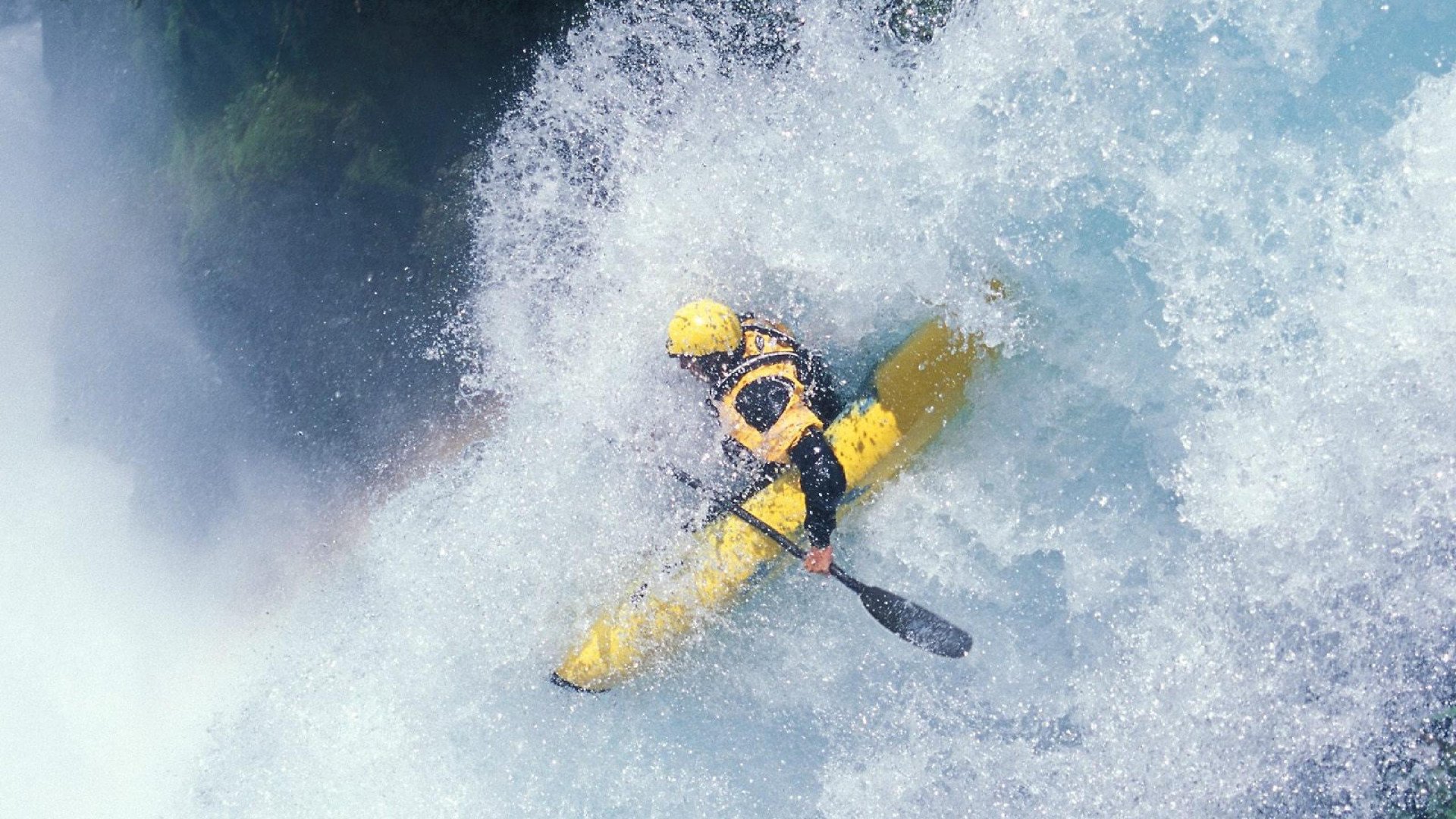 中国滑雪健儿再创佳绩 国际赛场展现冰雪魅力