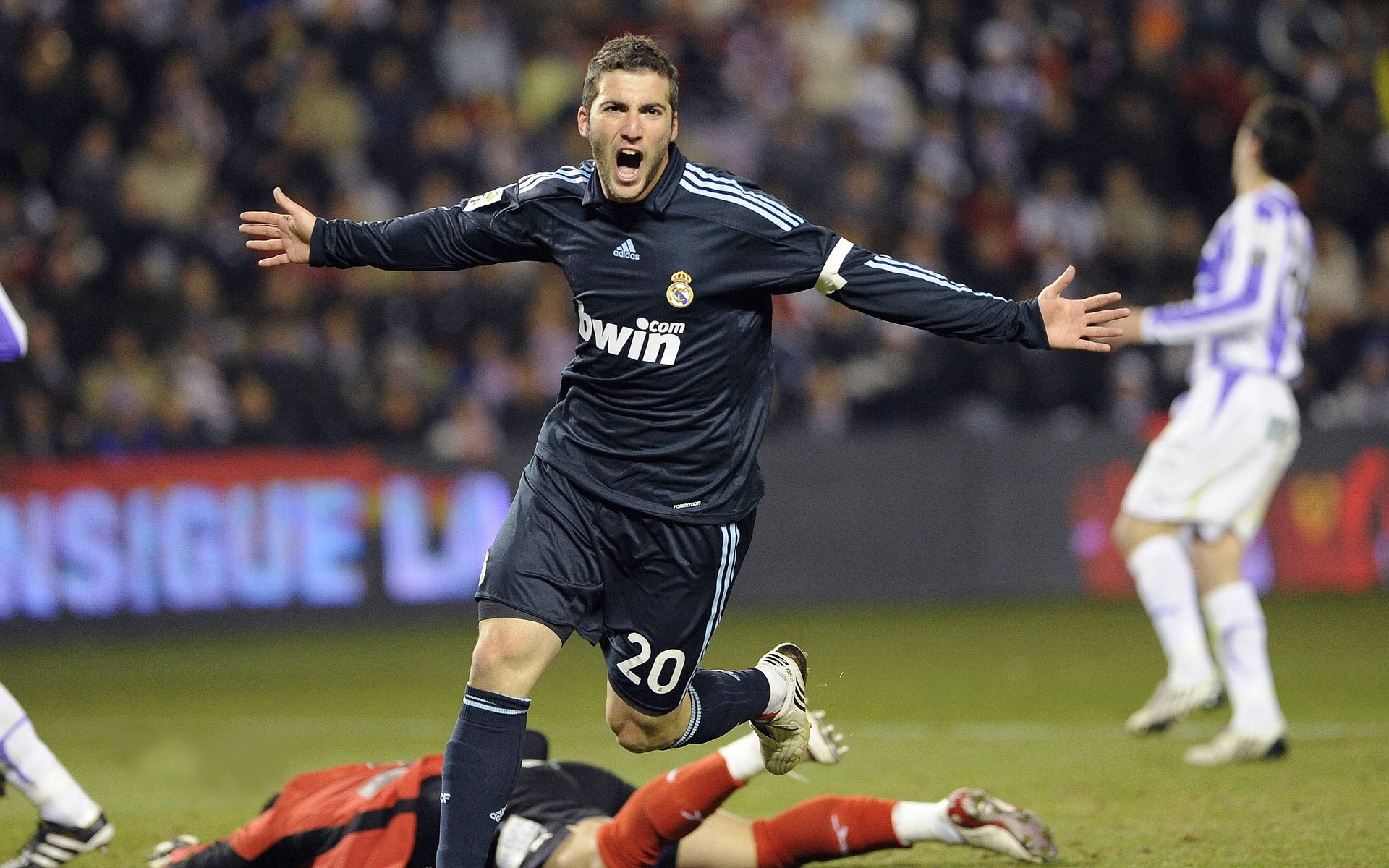 全国田径锦标赛跳远项目精彩纷呈 新星老将同场竞技创佳绩